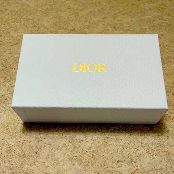 EMPTY LARGE WHITE CHRISTIAN DIOR GIFT BOX - Picture 5 of 6